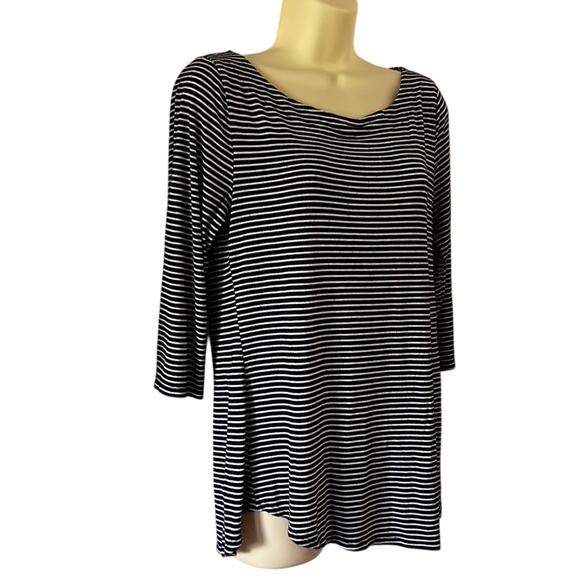 Zenana Outfitters Black & White Striped Knit Top Woman Size Large - Picture 2 of 9